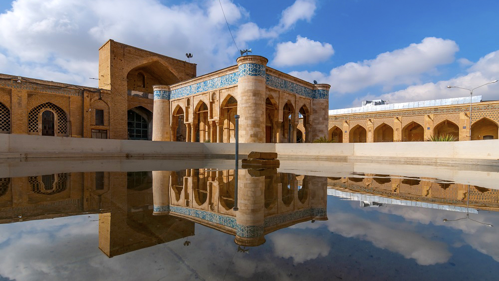 مسجد عتیق شیراز، قدیمی‌ترین مسجد شهر، با شکوهی وصف‌ناشدنی